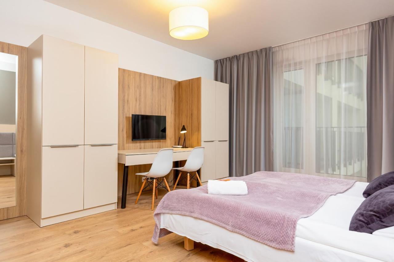 Butas Wolska With Parking By Renters *