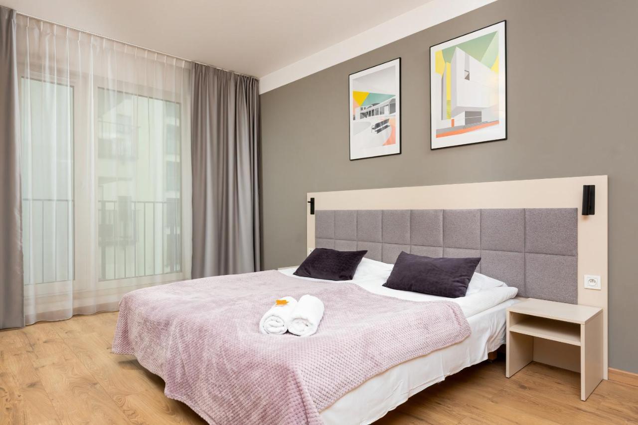 Butas Wolska With Parking By Renters *
