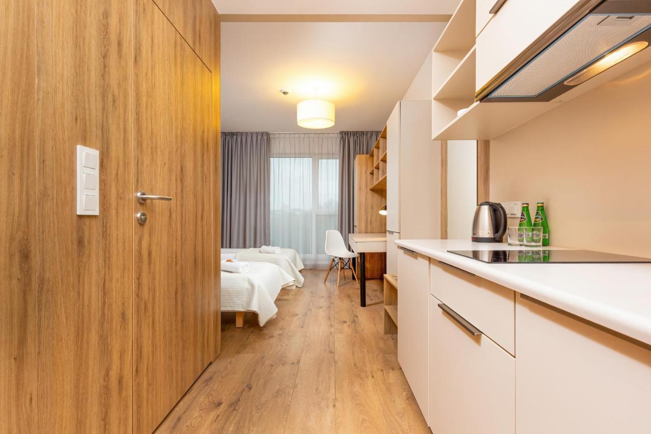 Butas Wolska With Parking By Renters